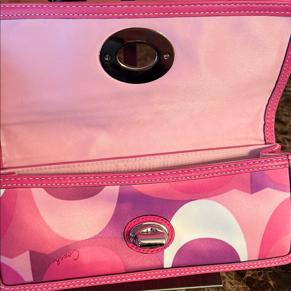 Coach Pink Scarf Print Zoe Signature Turn-Lock Wristlet EUC - Picture 6 of 16